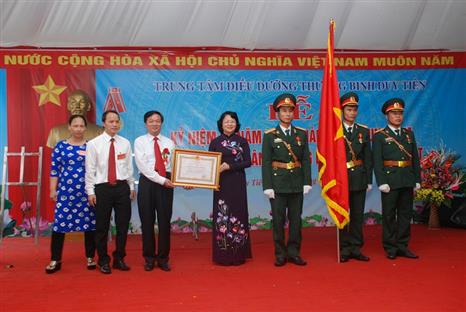 Trung tâm Điều dưỡng thương binh Duy Tiên đón nhận Huân chương Lao động hạng Nhất